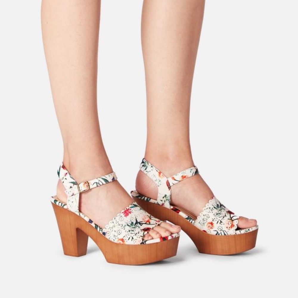 Cherri Platform Dress Sandals NIB Botanical Pattern